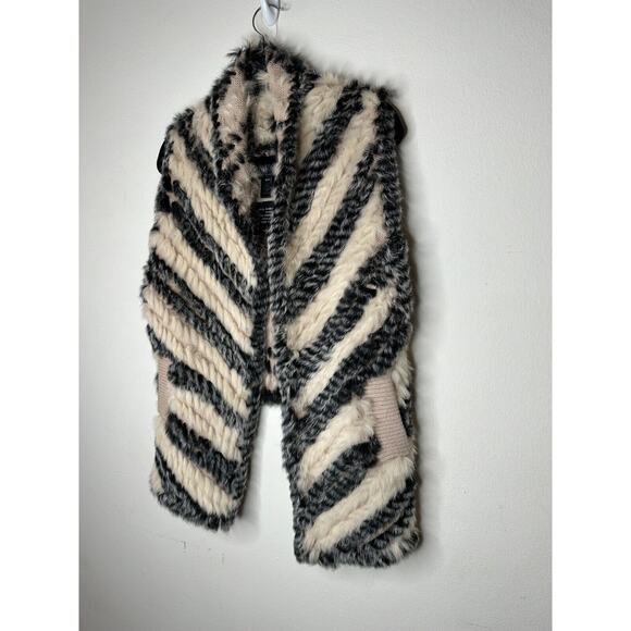 Marc by Marc Jacobs Cream Black Striped Knitted Soft Rabbit Fur Pocket Vest OS - Picture 7 of 16